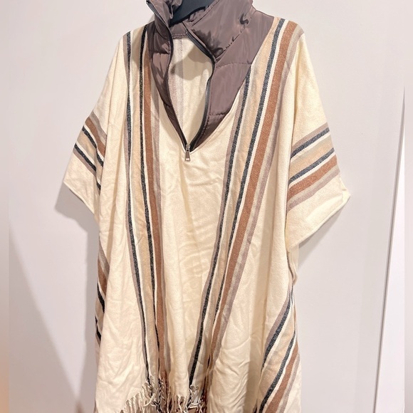 New Steve Madden Women's Striped Puffcho Tan)sweater, top, cold weather, shirt - Picture 6 of 7